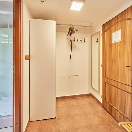 Eskadra Apartment Horni Mala Upa